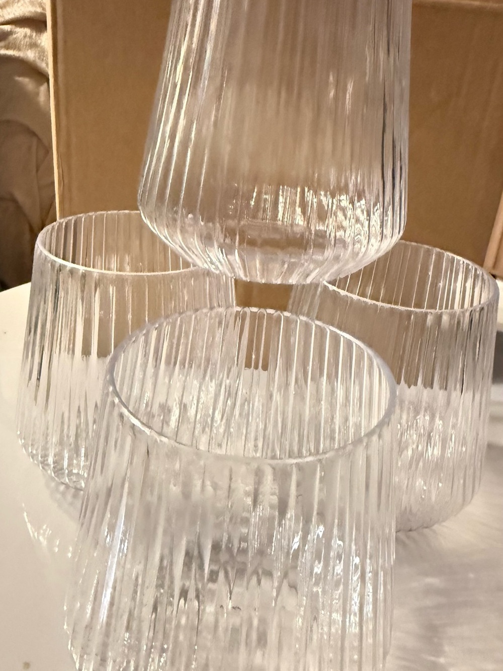 Clear Ribbed plastic wine stemless - Picture 2 of 3